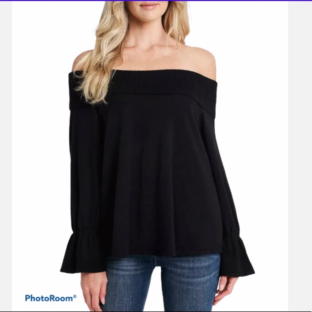 COPY - CeCe Off the shoulders long puff sleeved sweater in black